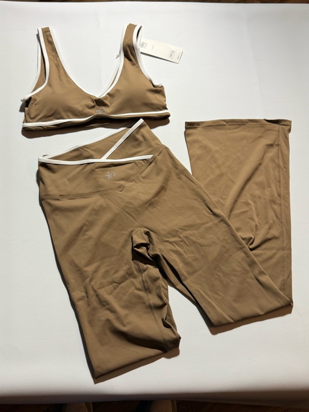ALO Yoga Tan Sports Bra and Leggings Set with White Trim